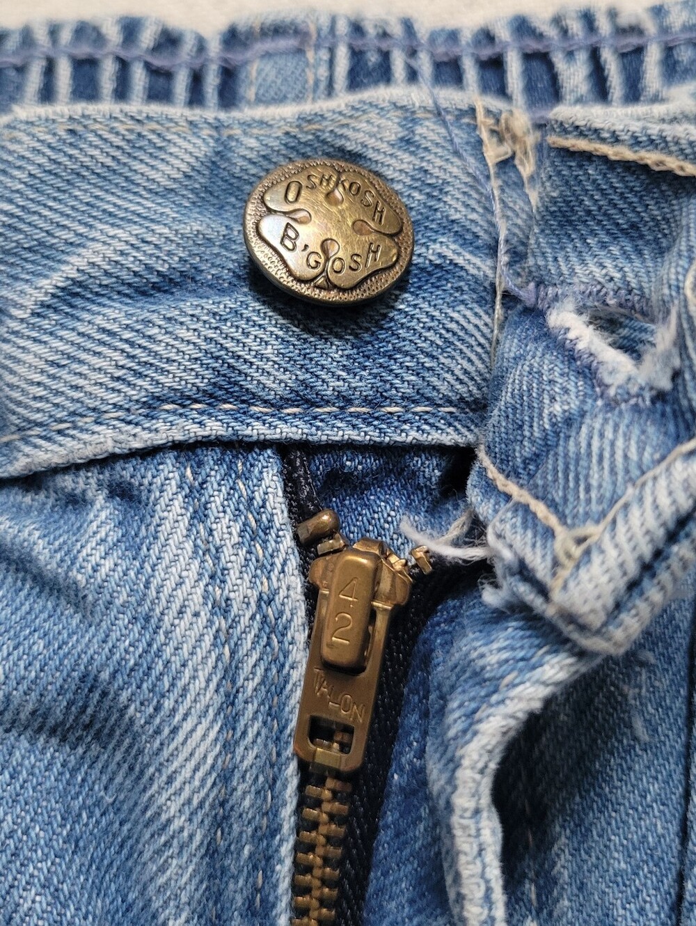 Vintage OshKosh B'gosh Pleated Lightwash Tapered Jeans Size S/M - Picture 10 of 10